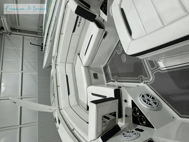 Slide: The Image of Blackfin 332 CC 2022 - 81