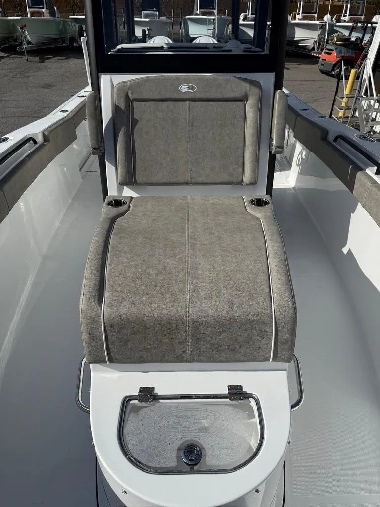 Slide: The Image of 2025 Sea Hunt Gamefish 28 with Coffin Box, featuring spacious seating and modern design. - 5