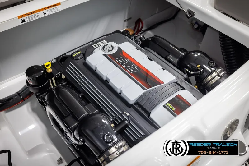 Slide: The Image of Four Winns HD5 2025 - 58