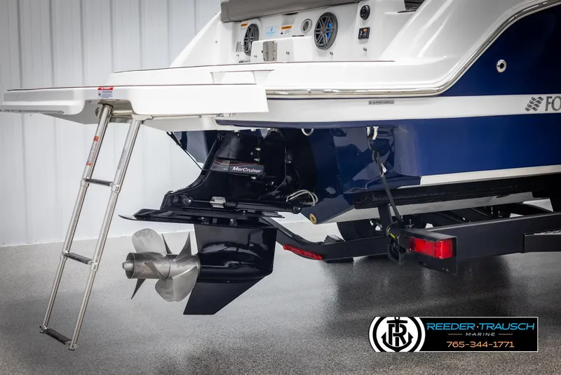 Slide: The Image of Four Winns HD5 2025 - 62