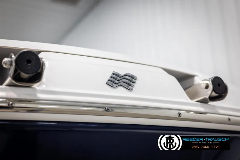 Slide: The Image of Four Winns HD5 2025 - 65