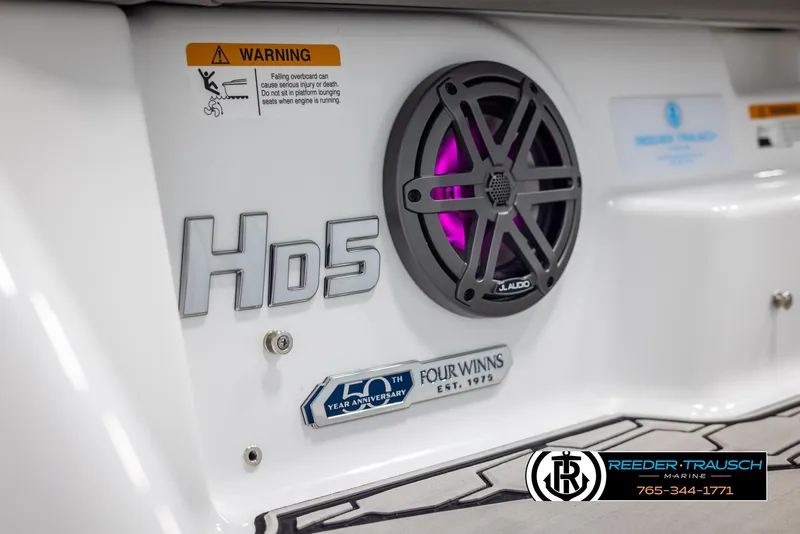 Slide: The Image of Four Winns HD5 2025 - 66