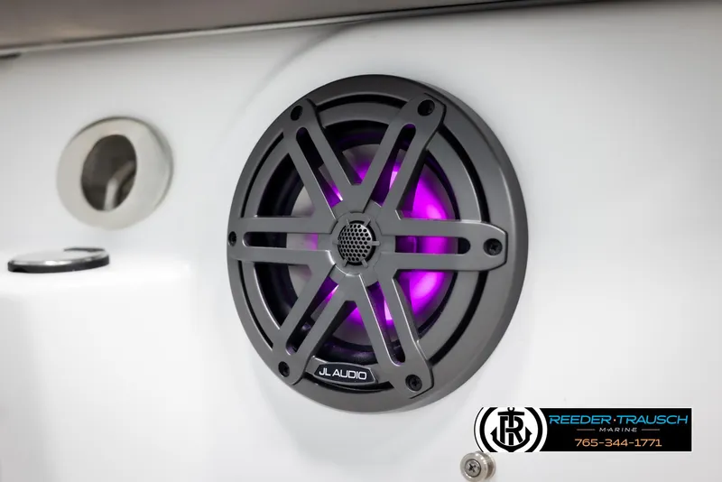 Slide: The Image of Four Winns HD5 2025 - 68