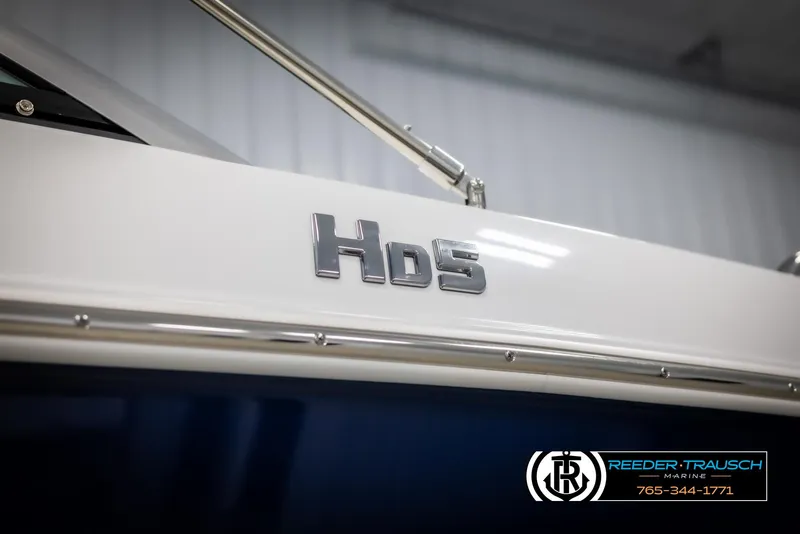 Slide: The Image of Four Winns HD5 2025 - 70