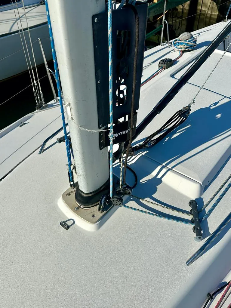 Slide: The Image of Close-up of 2006 J Boats J/92S sailboat mast and rigging. - 18