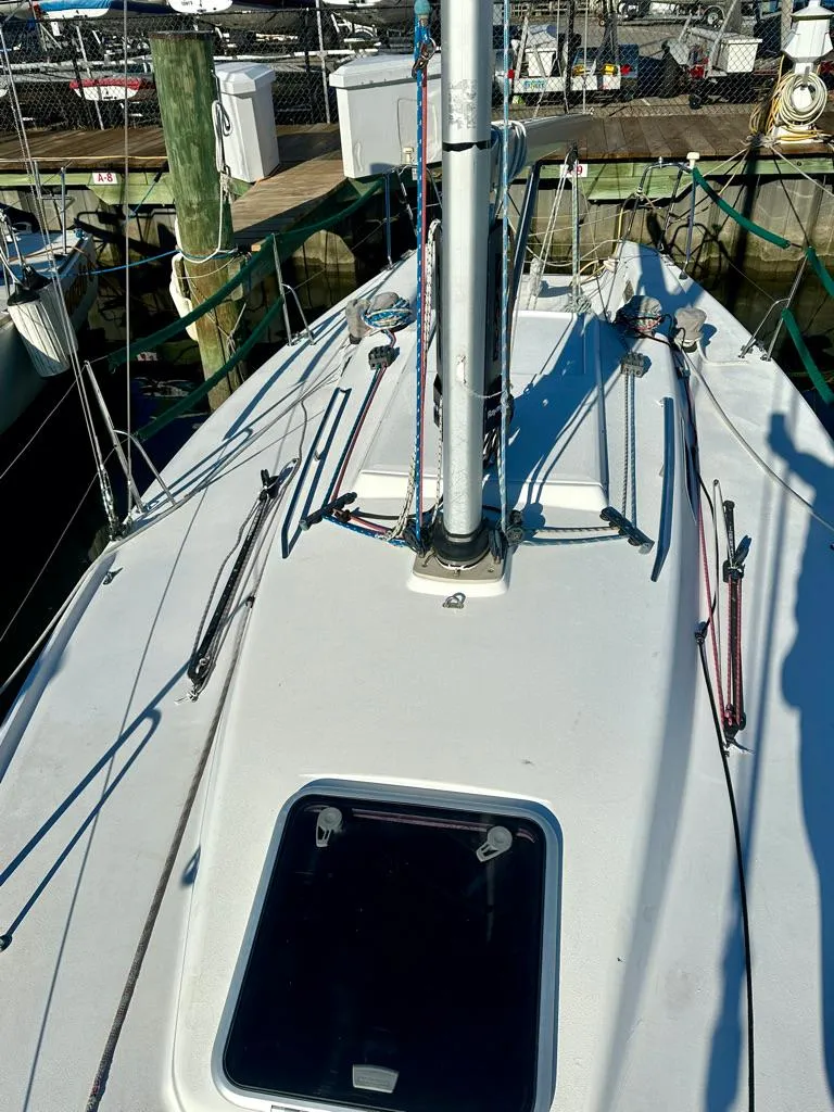 Slide: The Image of 2006 J Boats J/92S sailboat deck with mast and rigging. - 21