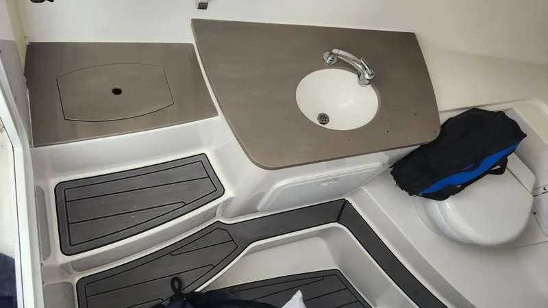 Slide: The Image of Edgewater 280CX Crossover 2023 - 57