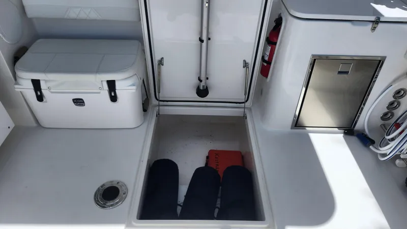 Slide: The Image of Edgewater 280CX Crossover 2023 - 69