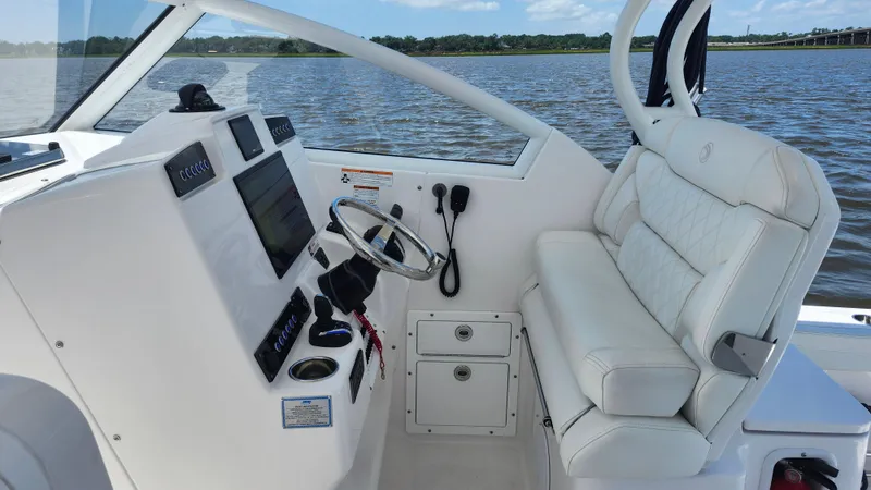 Slide: The Image of Edgewater 280CX Crossover 2023 - 72