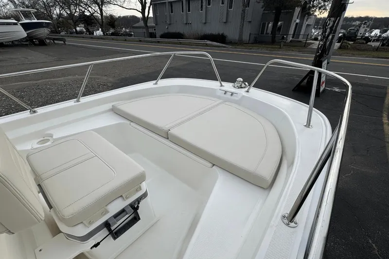 Slide: The Image of Boston Whaler 150 Montauk 2025 - 13