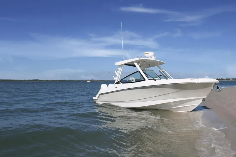 Slide: The Image of Boston Whaler 280 Vantage 2025 - 29