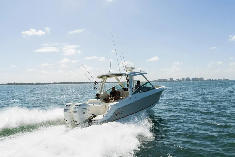 Slide: The Image of Boston Whaler 280 Vantage 2025 - 9