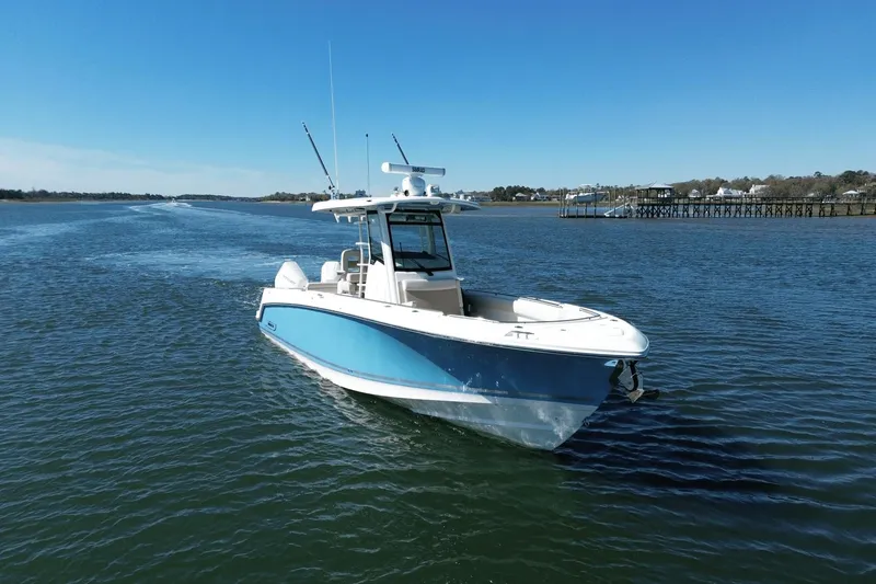 Slide: The Image of Boston Whaler 330 Outrage 2025 - 1