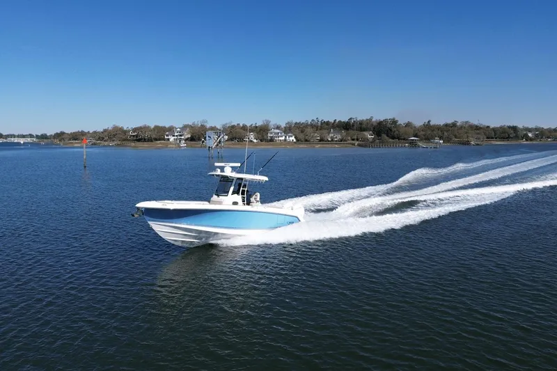 Slide: The Image of Boston Whaler 330 Outrage 2025 - 10