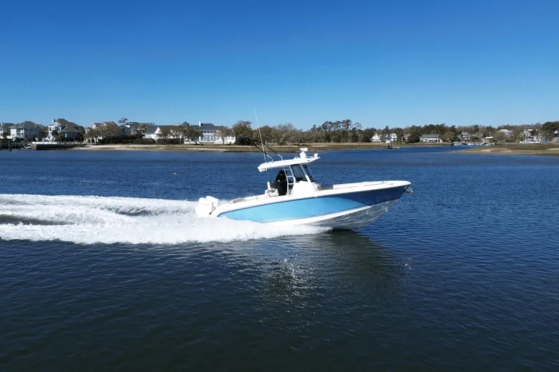 Slide: The Image of Boston Whaler 330 Outrage 2025 - 16