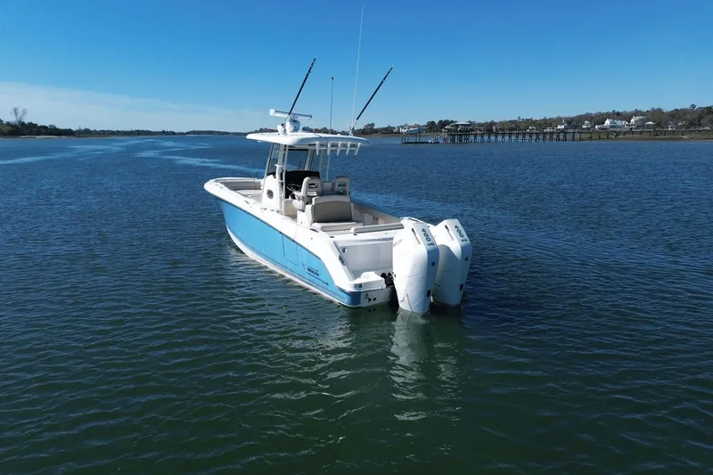 Slide: The Image of Boston Whaler 330 Outrage 2025 - 3