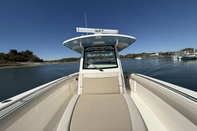 Slide: The Image of Boston Whaler 330 Outrage 2025 - 36