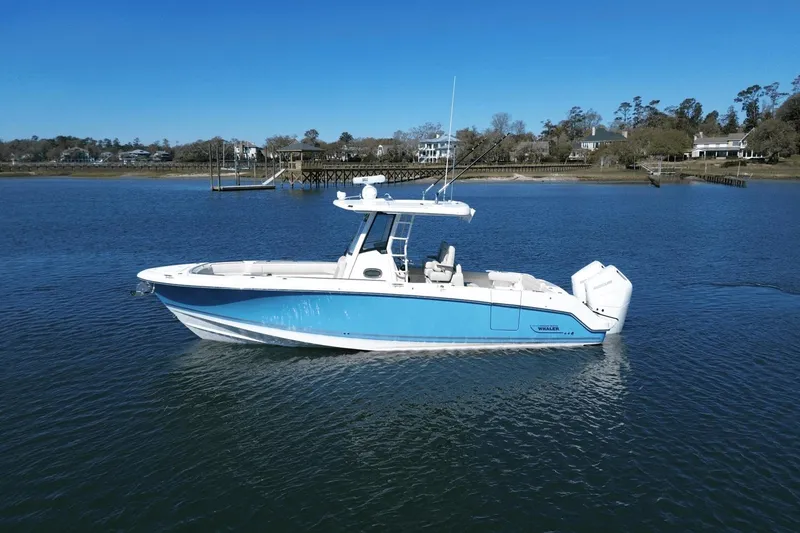 Slide: The Image of Boston Whaler 330 Outrage 2025 - 4