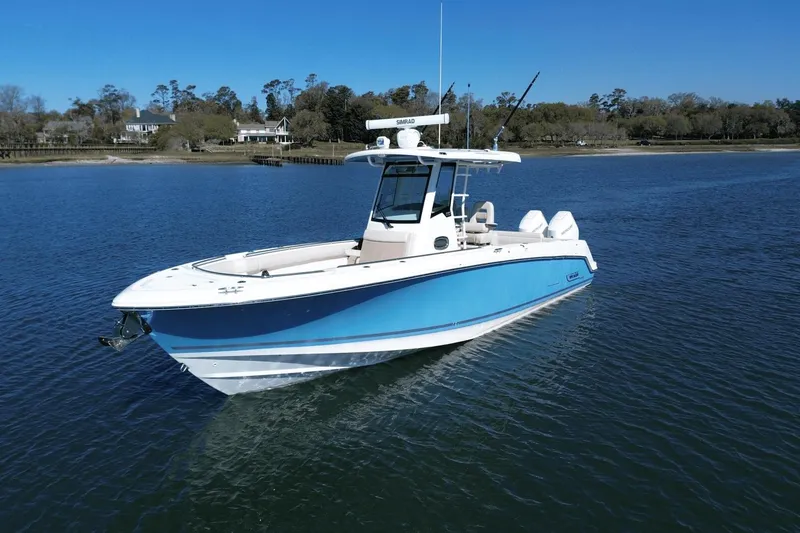 Slide: The Image of Boston Whaler 330 Outrage 2025 - 6