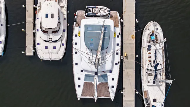 Slide: The Image of Lagoon 620 2014 - 135