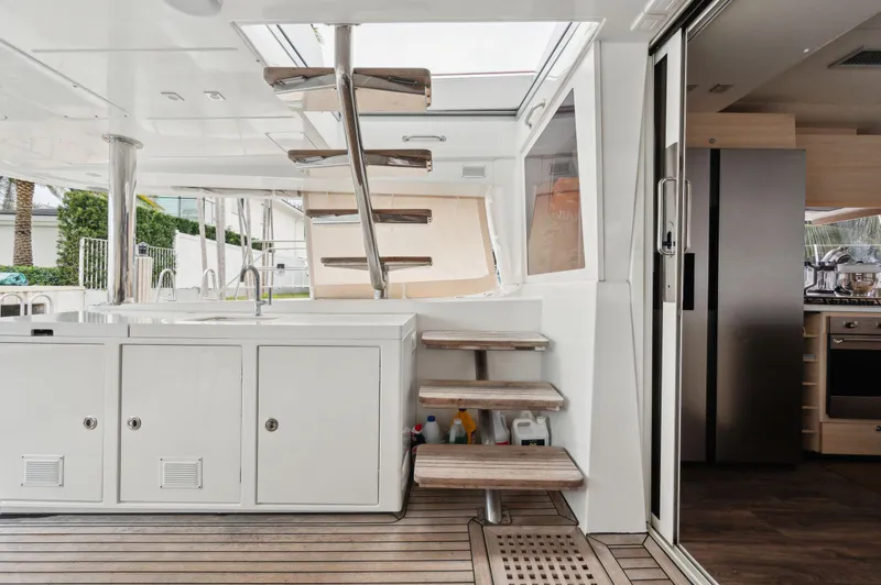 Slide: The Image of Lagoon 620 2014 - 50