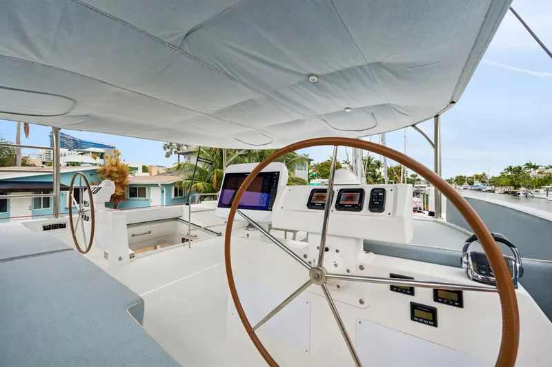 Slide: The Image of Lagoon 620 2014 - 54