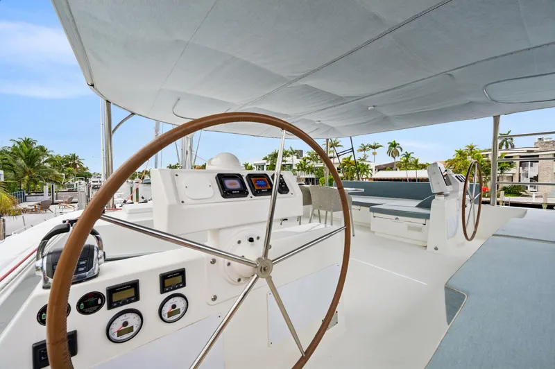 Slide: The Image of Lagoon 620 2014 - 55