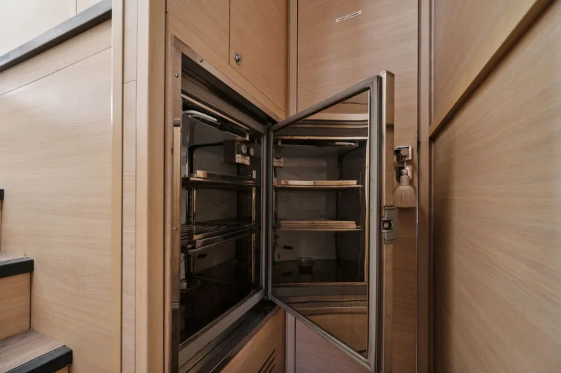 Slide: The Image of Lagoon 620 2014 - 72