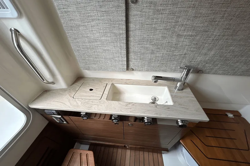 Slide: The Image of Boston Whaler 360 Outrage 2026 - 26