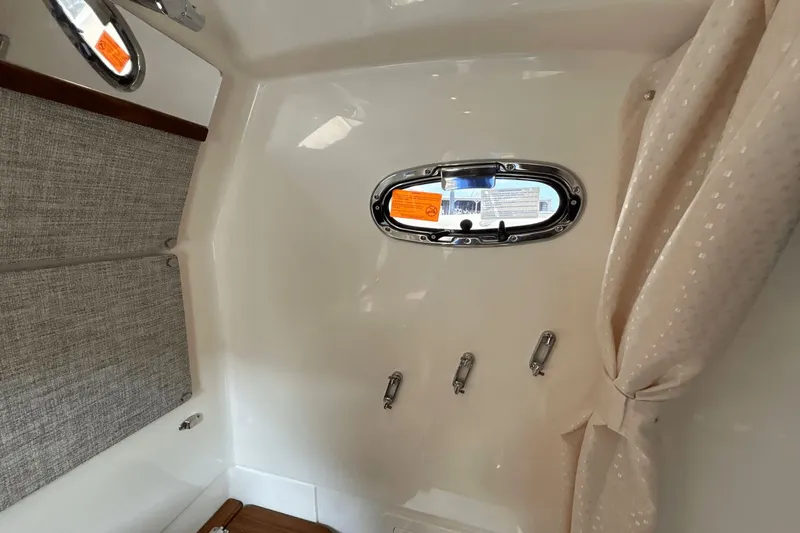 Slide: The Image of Boston Whaler 360 Outrage 2026 - 28
