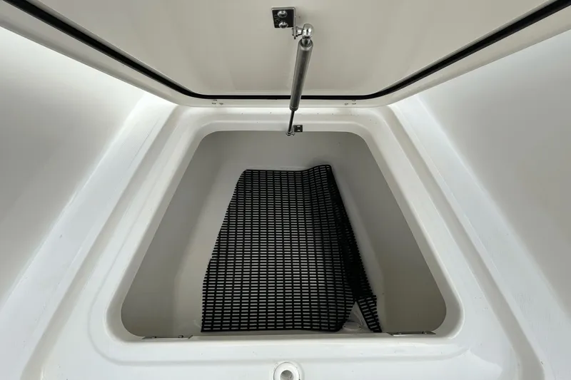 Slide: The Image of Boston Whaler 360 Outrage 2026 - 36