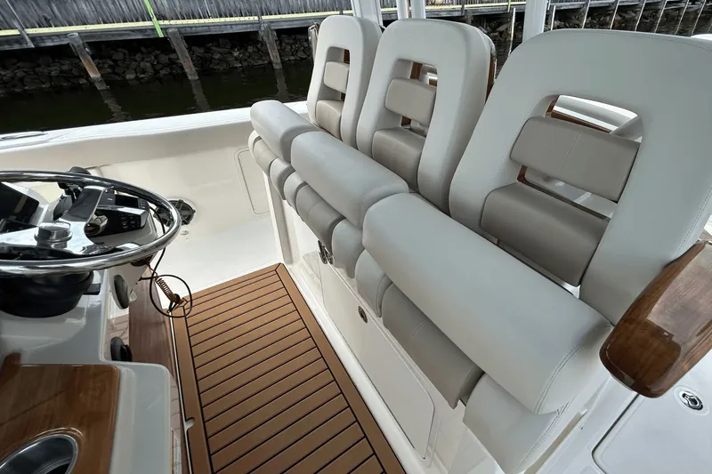 Slide: The Image of Boston Whaler 360 Outrage 2026 - 38