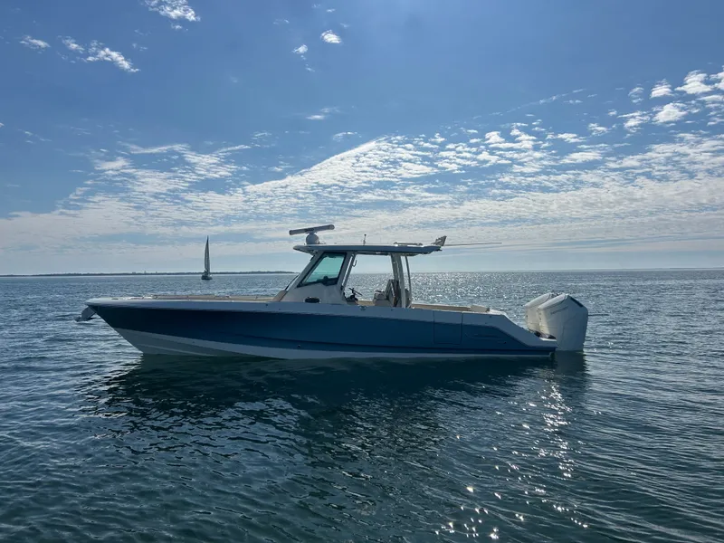 Slide: The Image of Boston Whaler 360 Outrage 2026 - 4