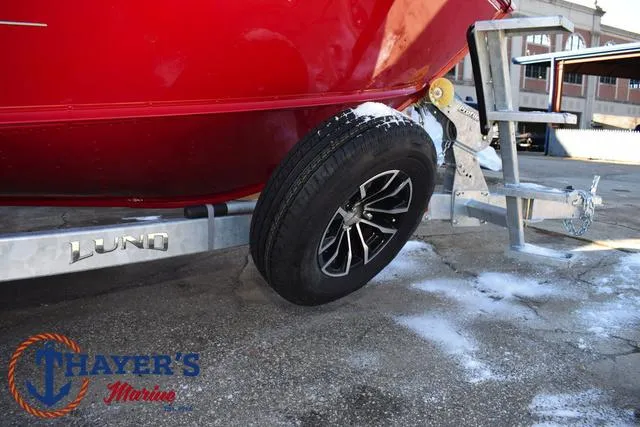 Slide: The Image of Lund 1775 Impact XS Sport 2025 - 9