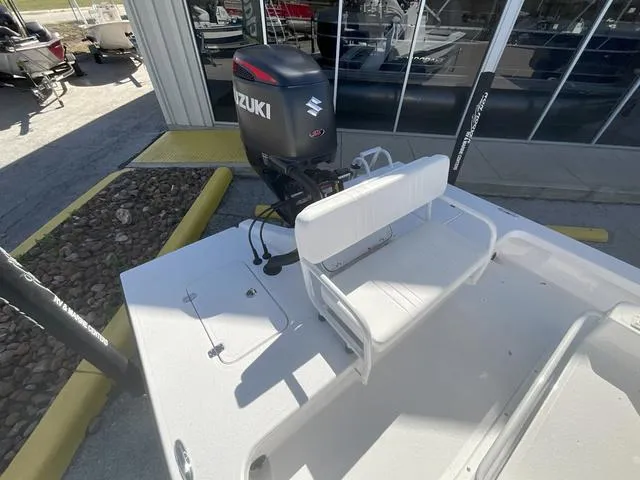 Slide: The Image of Majek M2 ILLUSION 2025 - 15