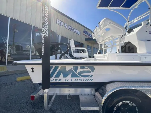 Slide: The Image of Majek M2 ILLUSION 2025 - 20