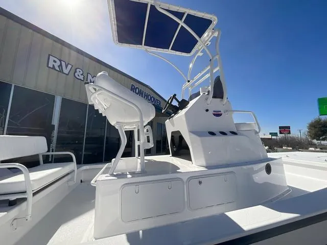 Slide: The Image of Majek M2 ILLUSION 2025 - 5