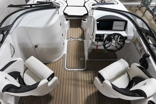 Slide: The Image of Stingray 211DC 2025 - 13