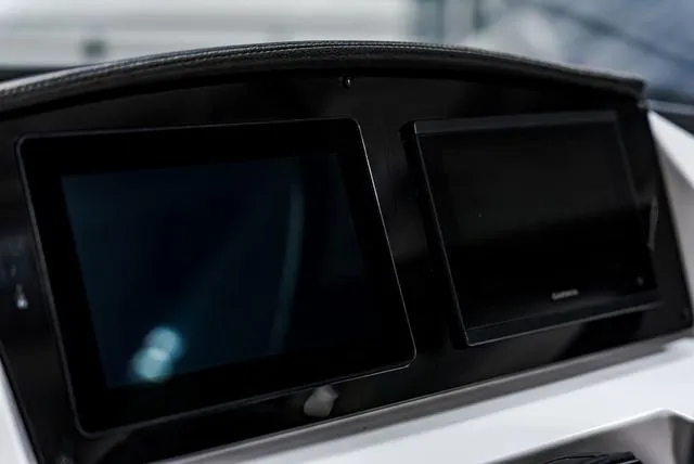 Slide: The Image of Stingray 211DC 2025 - 15