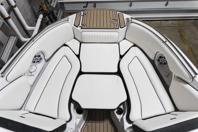 Slide: The Image of Stingray 211DC 2025 - 23