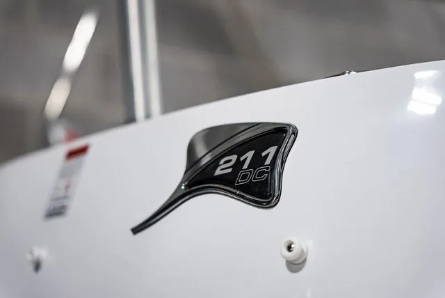 Slide: The Image of Stingray 211DC 2025 - 3