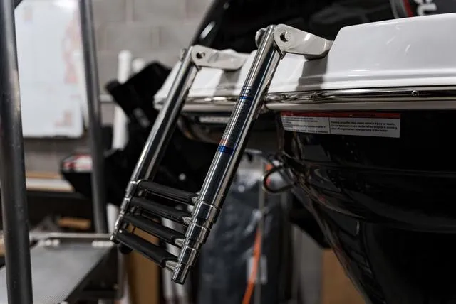 Slide: The Image of Stingray 211DC 2025 - 6