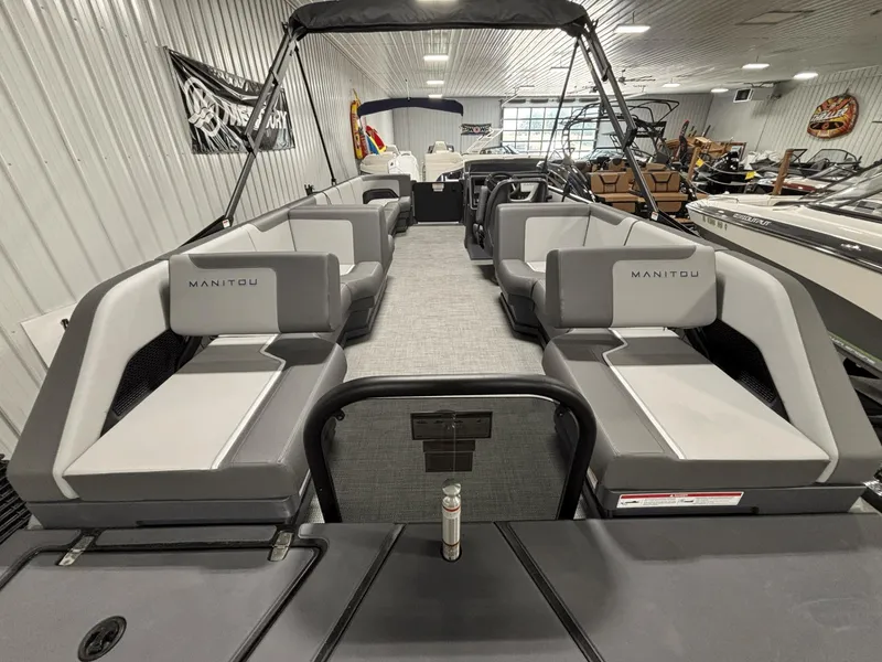 Slide: The Image of Manitou Cruise 22 MAX Bench Twin Tube 2025 - 19