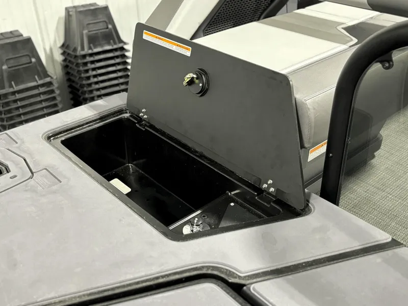 Slide: The Image of Manitou Cruise 22 MAX Bench Twin Tube 2025 - 22