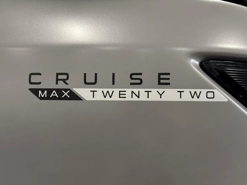 Slide: The Image of Manitou Cruise 22 MAX Bench Twin Tube 2025 - 23