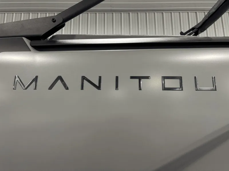 Slide: The Image of Manitou Cruise 22 MAX Bench Twin Tube 2025 - 24