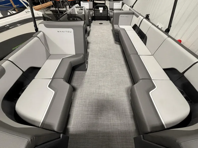 Slide: The Image of Manitou Cruise 22 MAX Bench Twin Tube 2025 - 8