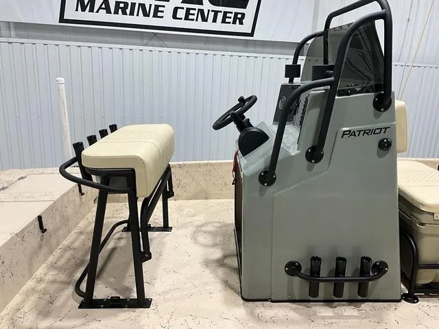 Slide: The Image of Freedom Boats 18' Patriot 2025 - 12