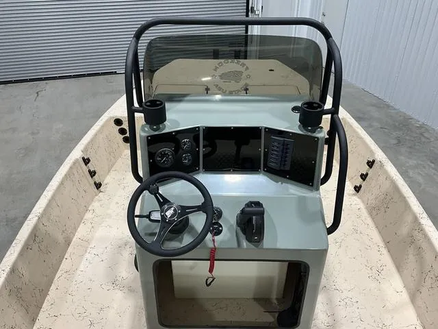 Slide: The Image of Freedom Boats 18' Patriot 2025 - 5