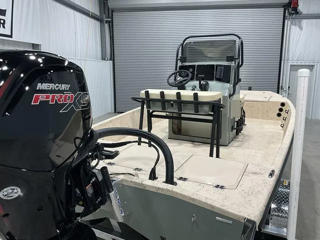 Slide: The Image of Freedom Boats 18' Patriot 2025 - 8